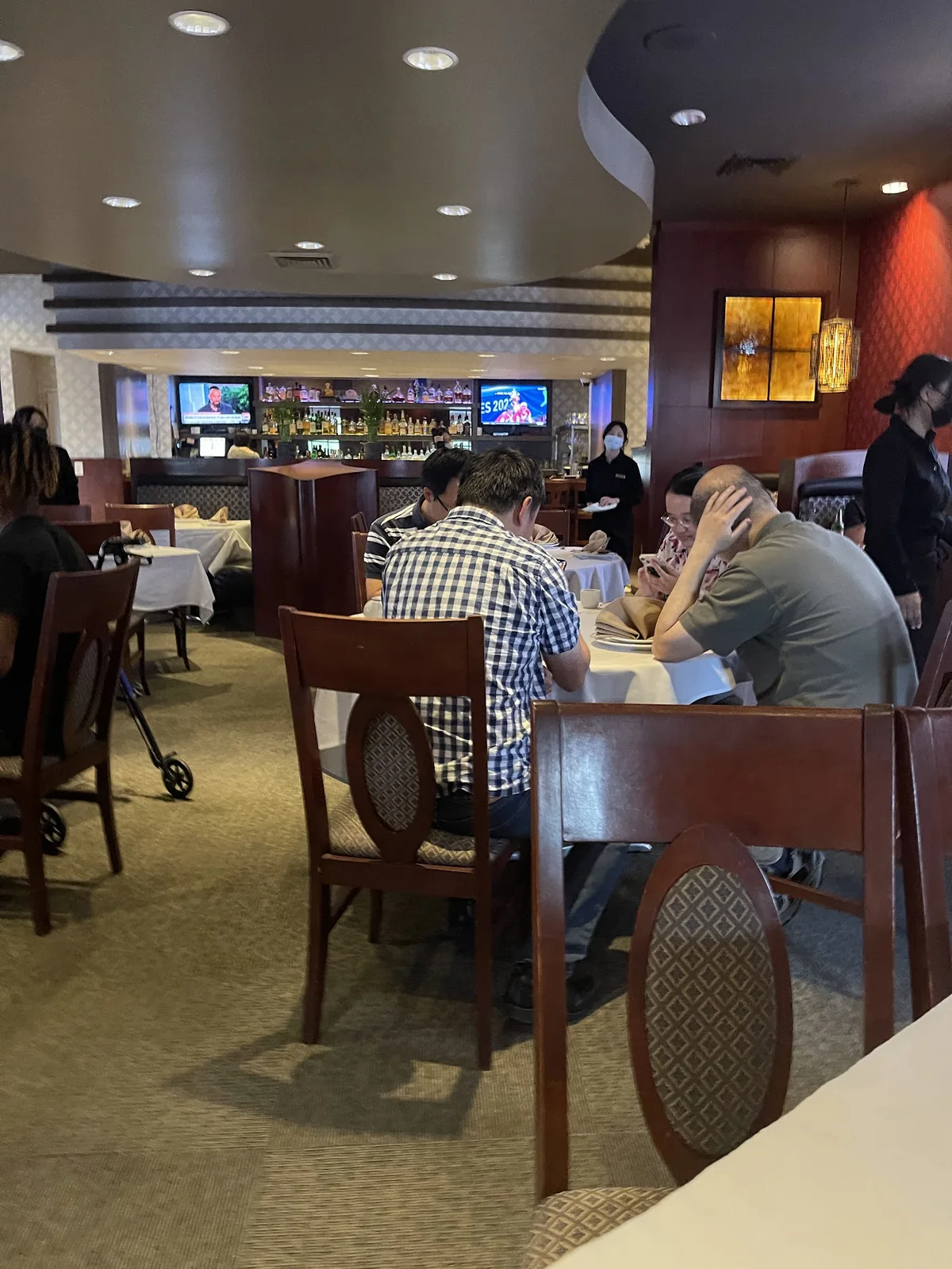 Hong Hua — dining roo3