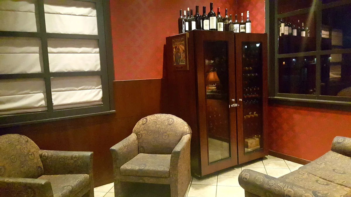 Hong Hua — lounge
